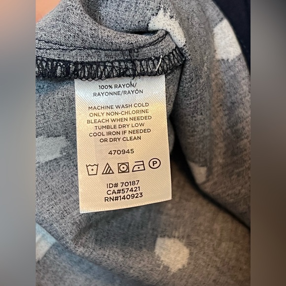 Loft Navy blue and white long sleeve button down blouse - Picture 5 of 5